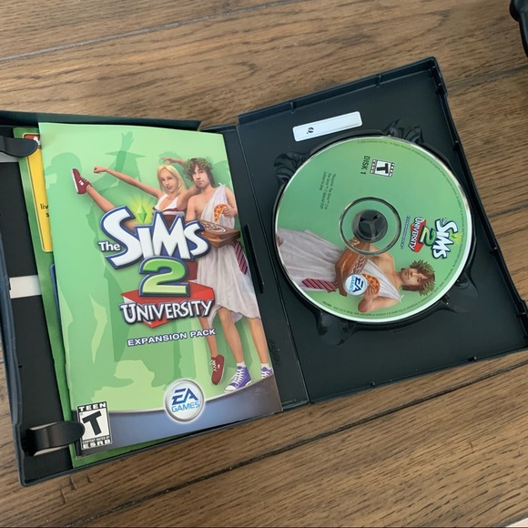 Sims 2 PC Game: University Expansion - Picture 4 of 5